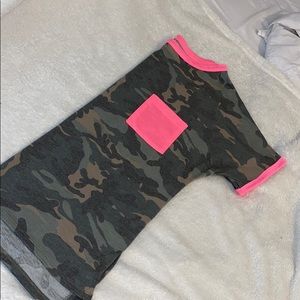 Camo and hot pink t shirt! Loose fit!